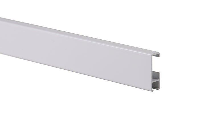 STAS Cliprail 300 cm, ideal für wechselnde Exponate.